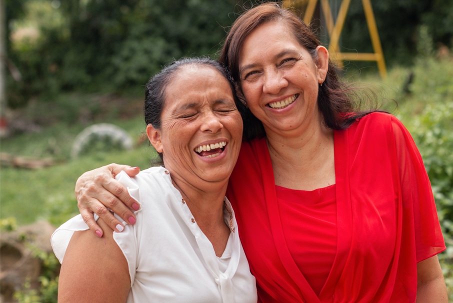 Naturalización brasileña con 1 año de residencia permanente