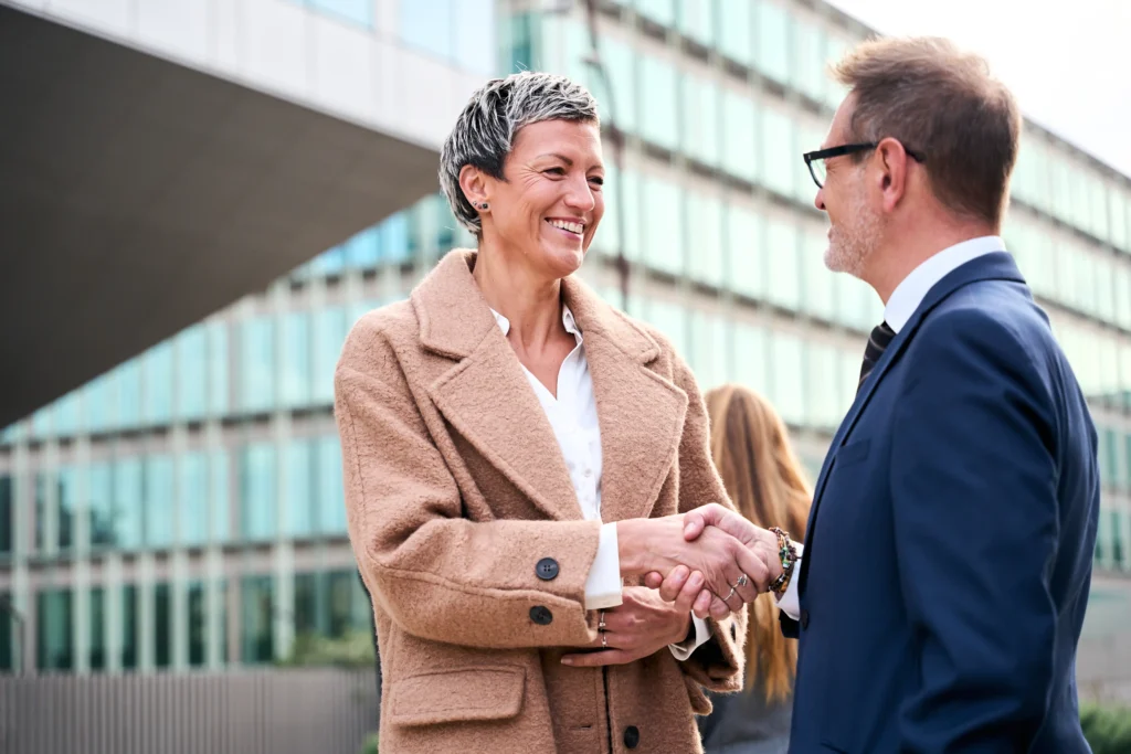 Contrato social ou requerimento de empresário: qual a diferença?